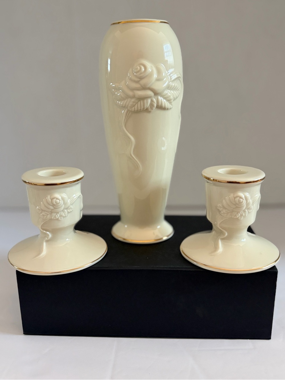Beautiful Vintage Lenox Porcelain 3-Piece Vanity & Table Set